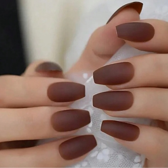 Press On Nails Kit - Picture 1 of 2